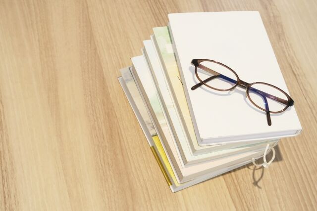 週に3冊以上新書読んでない奴って人生楽しいん？